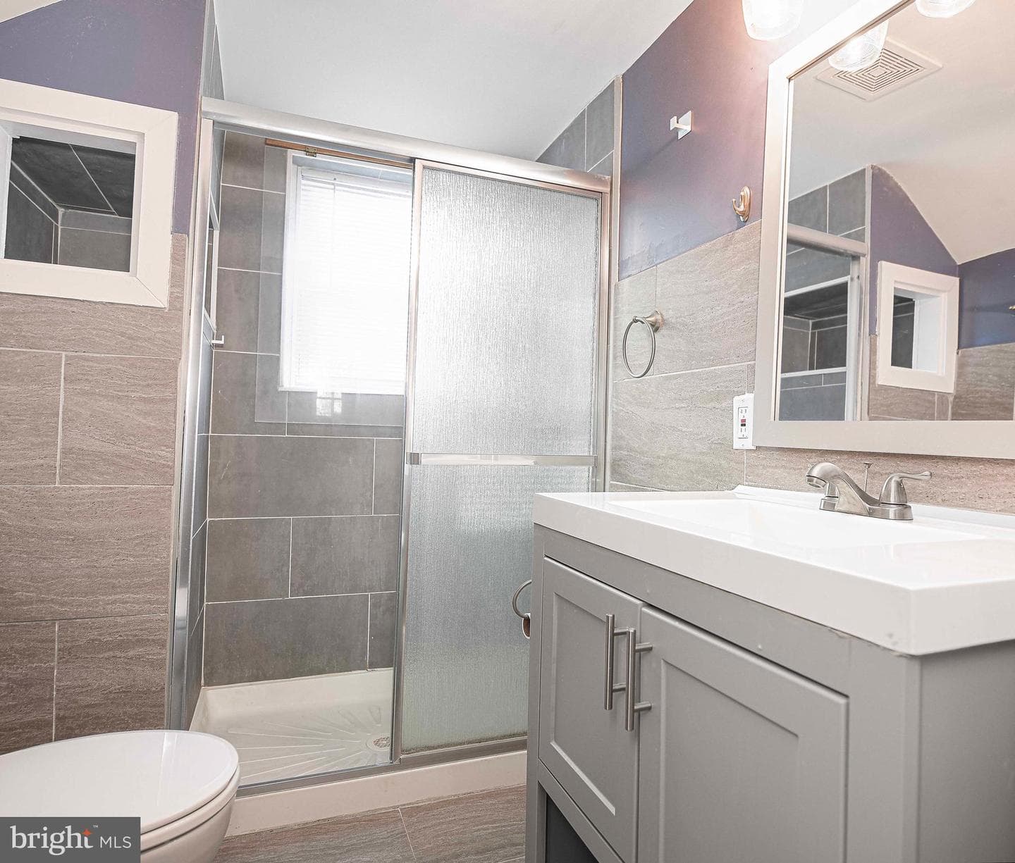 2808 Emerald photo 24