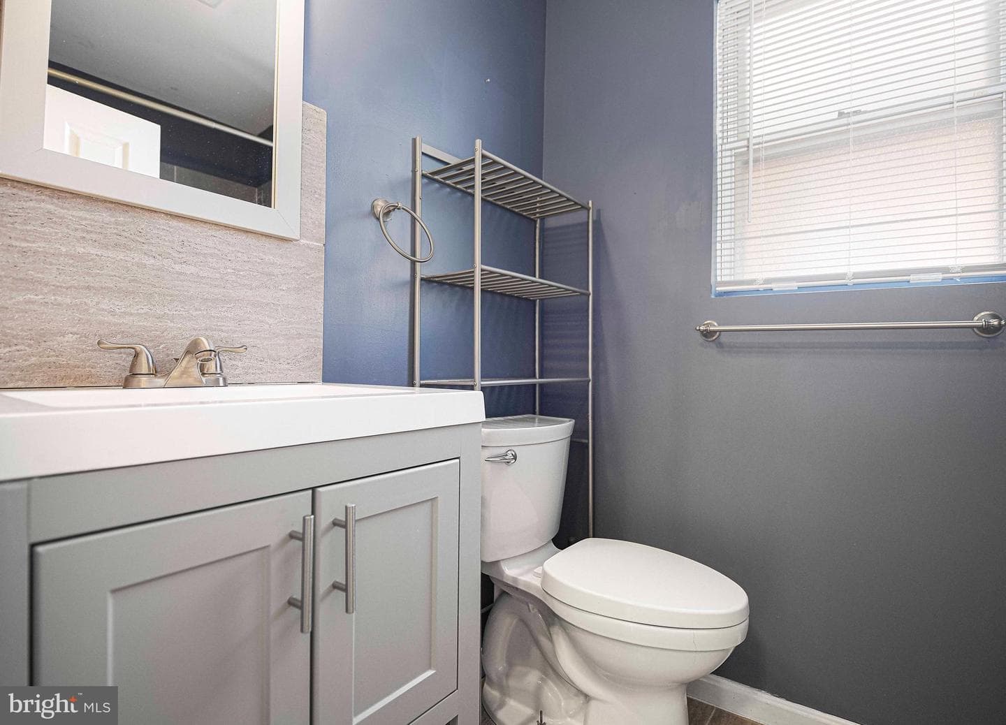 2808 Emerald photo 25