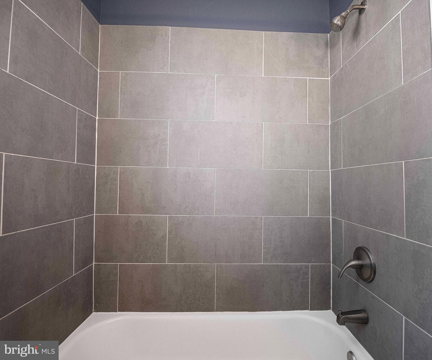 2808 Emerald photo 26