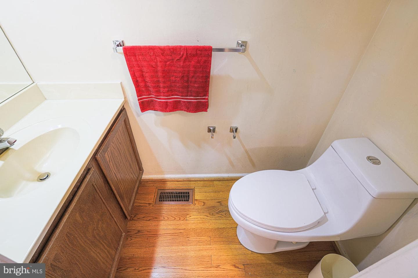 8 Greenshire Lane photo 13