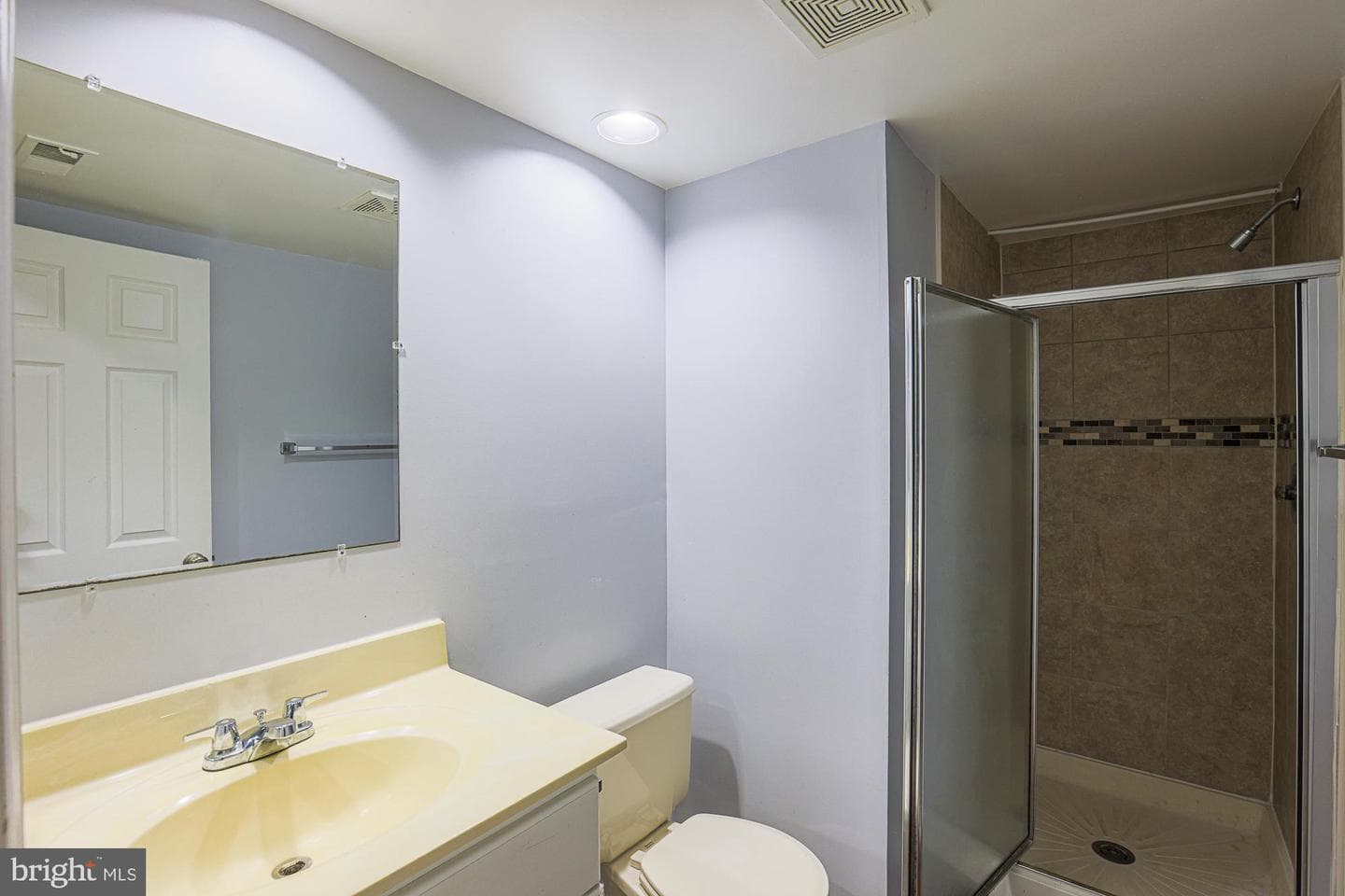 8 Greenshire Lane photo 34