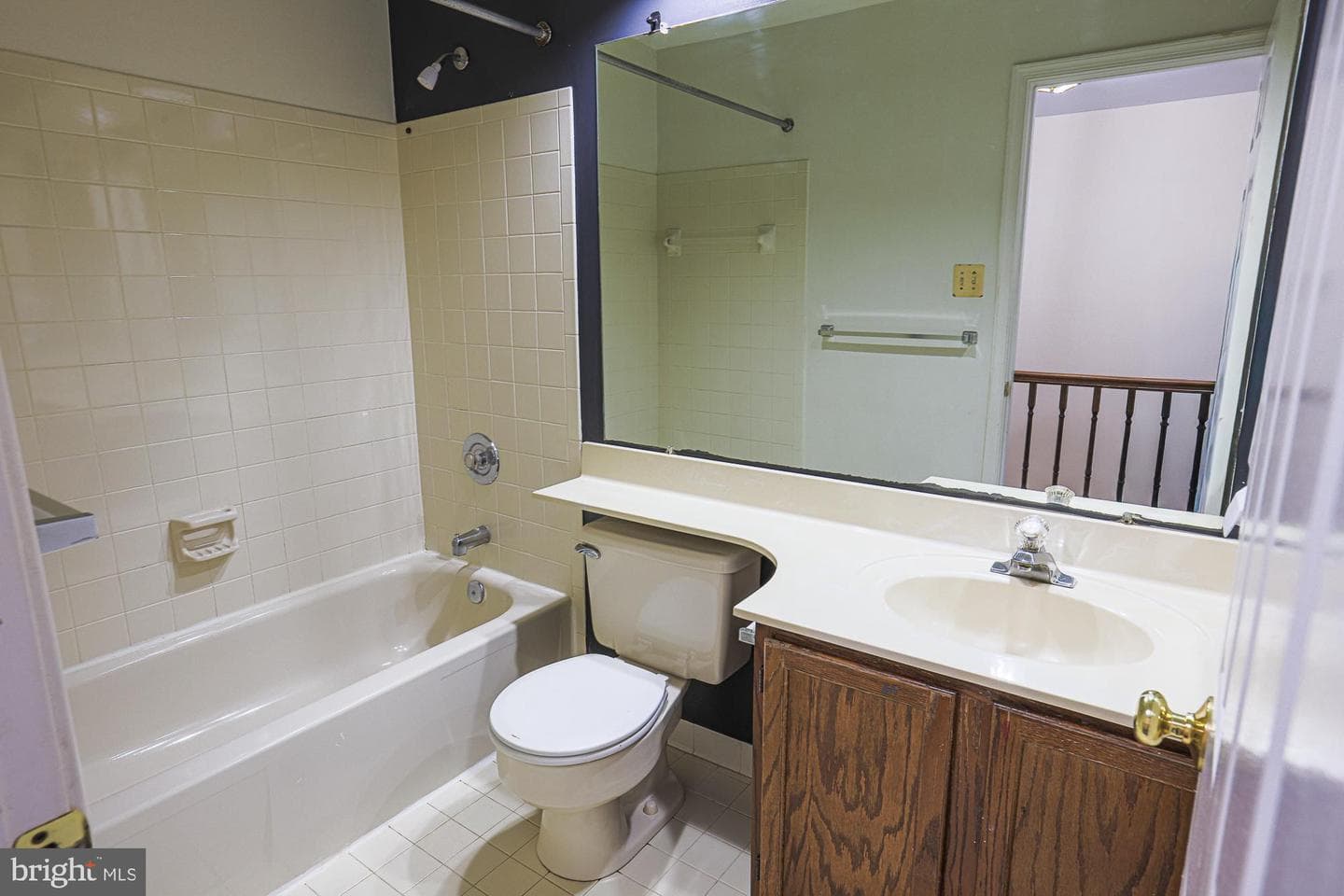 8 Greenshire Lane photo 37