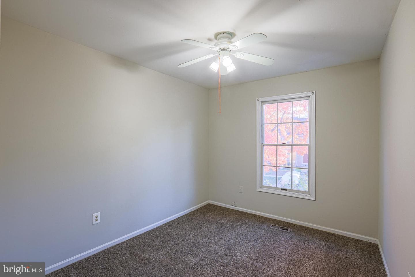 8 Greenshire Lane photo 42