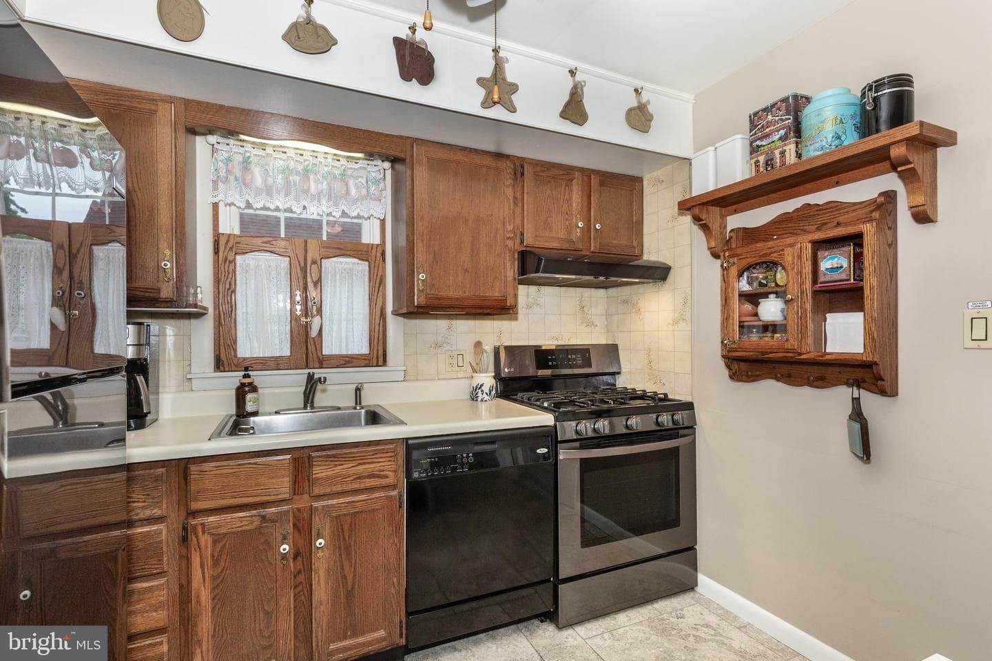 2917 Chenoak Avenue photo 18
