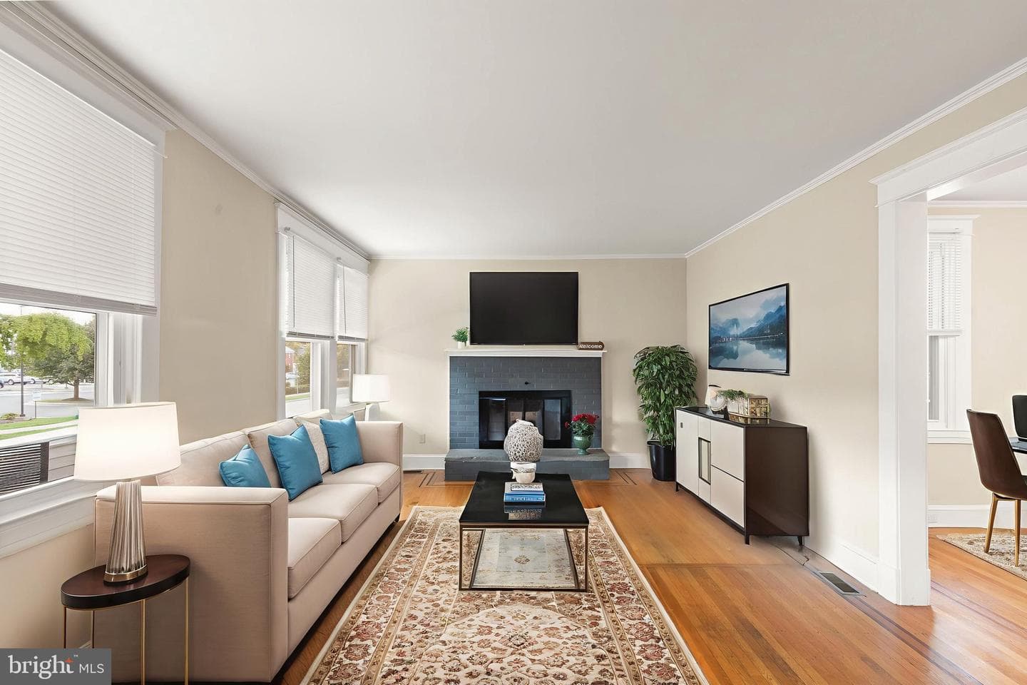 240 Burke Avenue photo 3