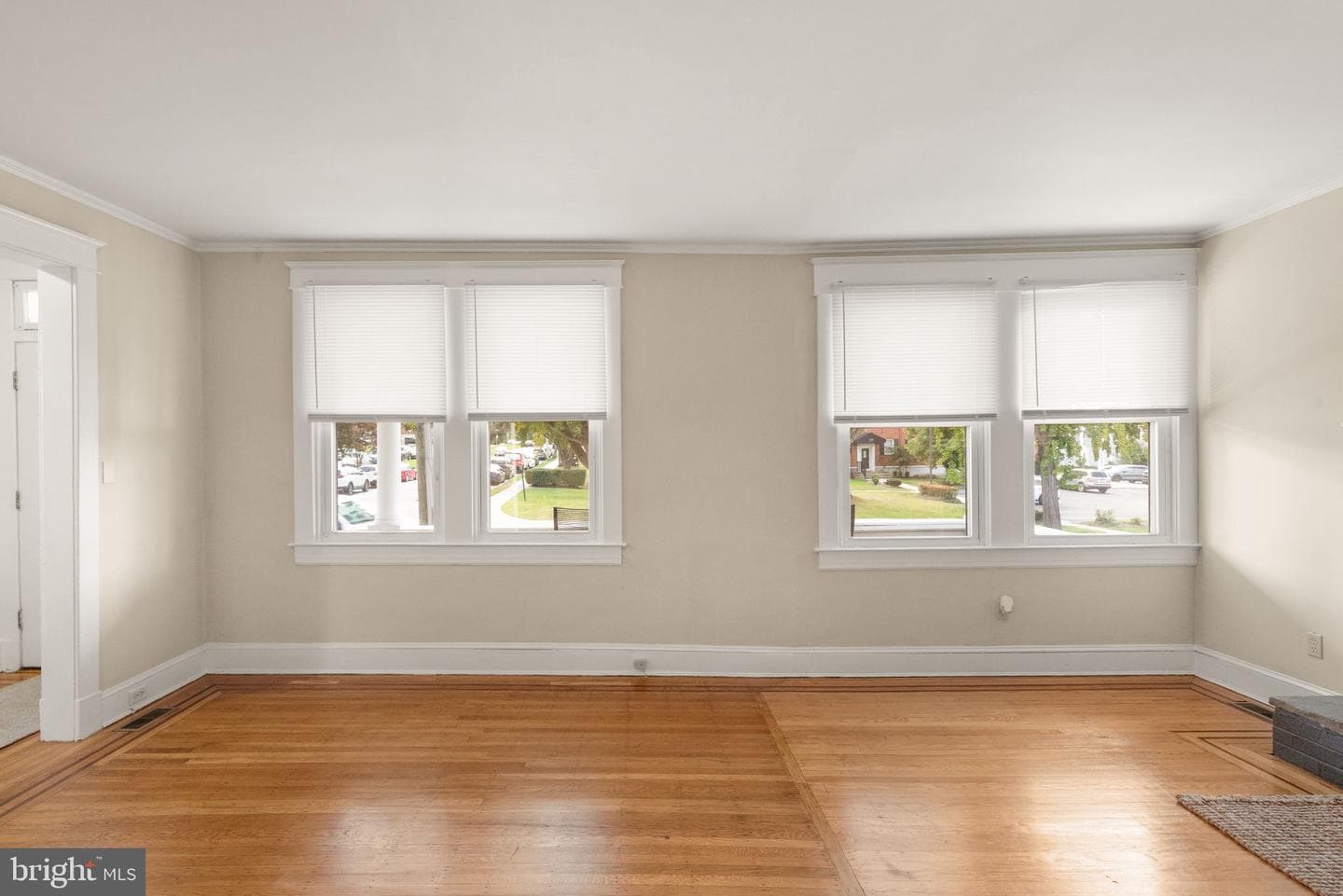 240 Burke Avenue photo 5