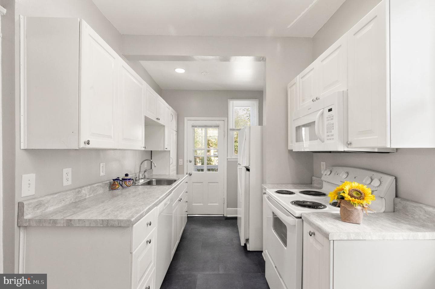 240 Burke Avenue photo 8
