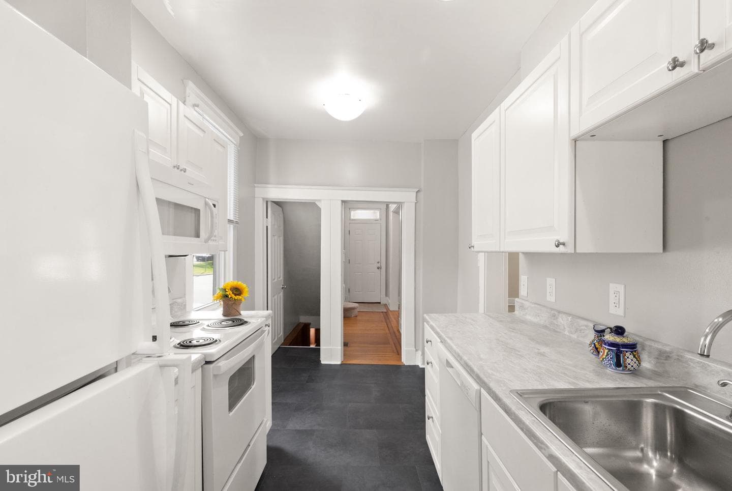 240 Burke Avenue photo 9