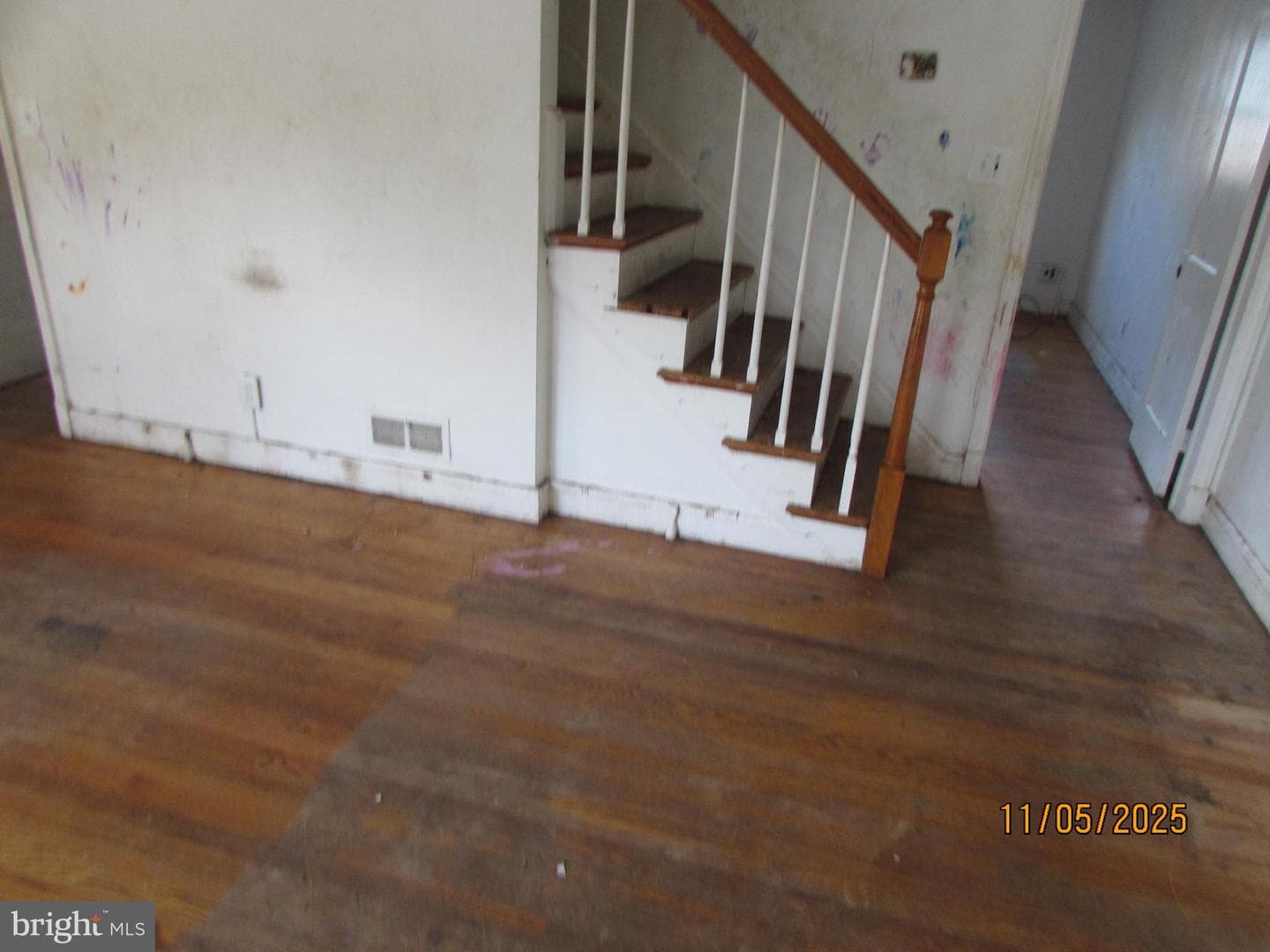 1191 Granville photo 12