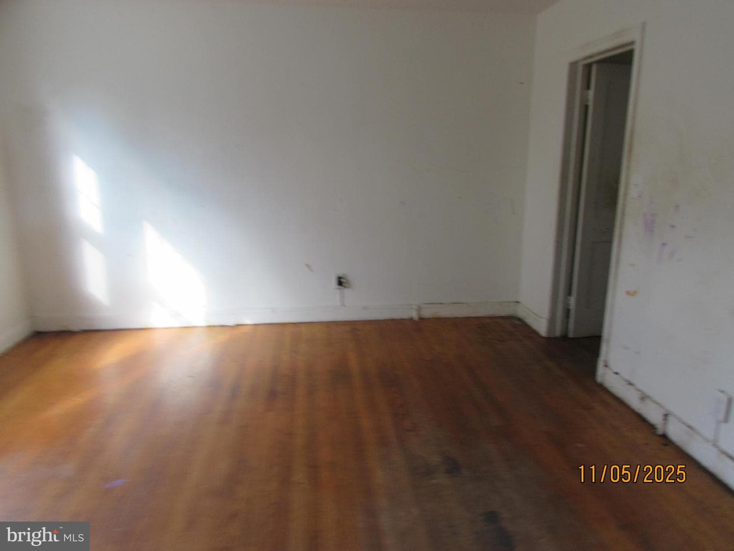1191 Granville photo 13