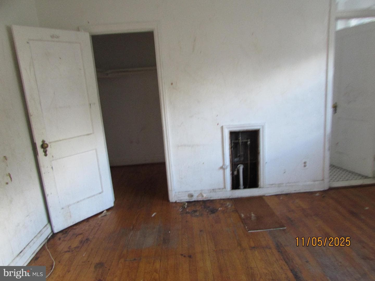 1191 Granville photo 15