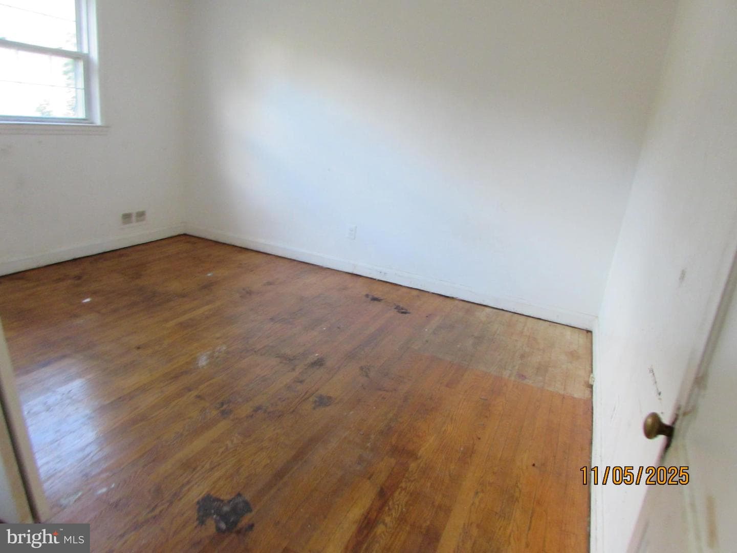 1191 Granville photo 17