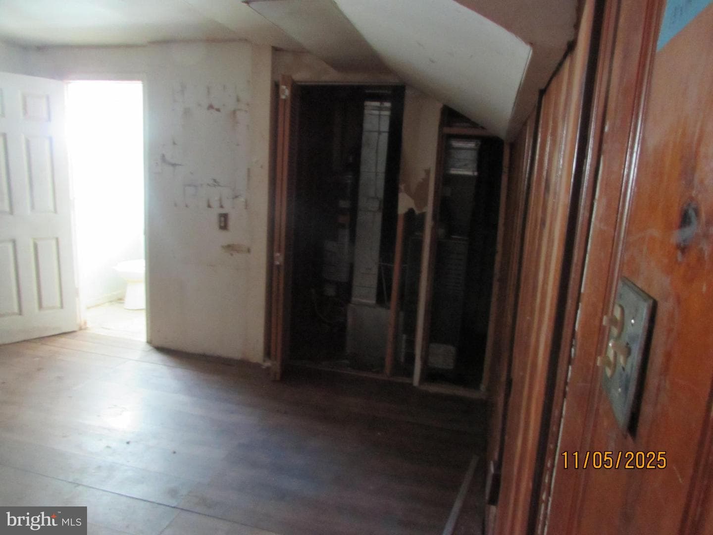 1191 Granville photo 5