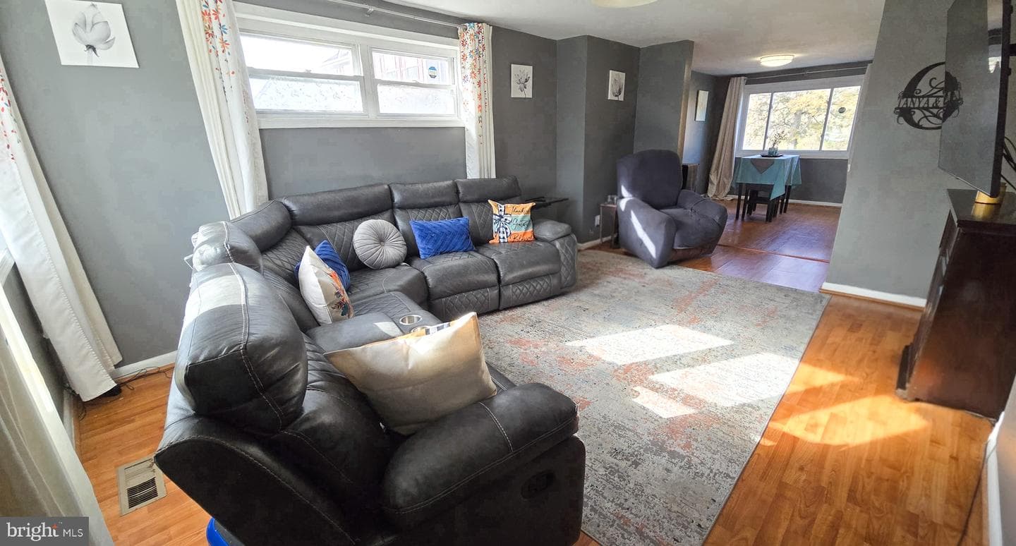 7800 Saint Boniface Lane photo 2