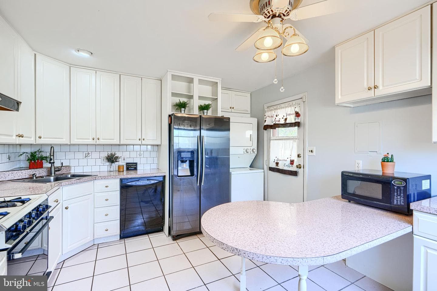 215 Greenview Avenue photo 10