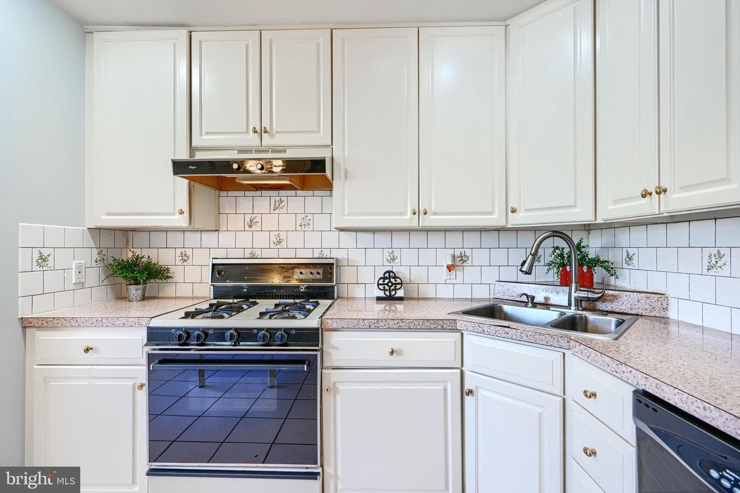 215 Greenview Avenue photo 12