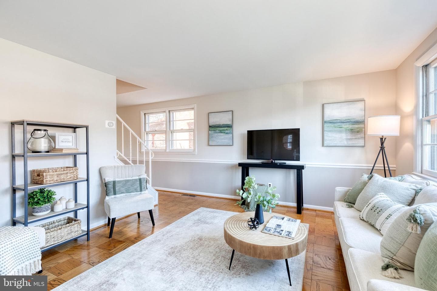 957 Circle Drive photo 3