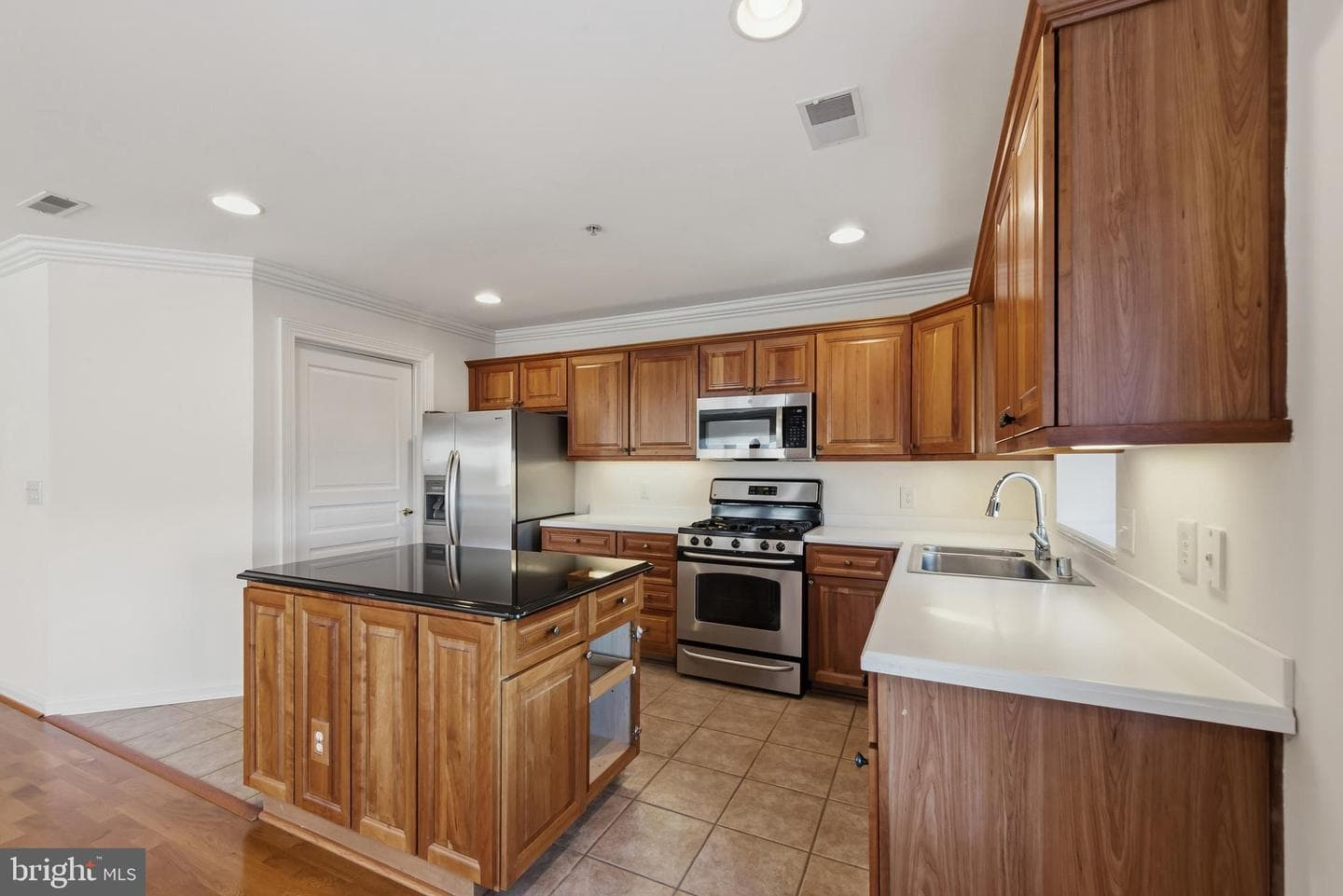 12240 Roundwood Road #408 photo 10