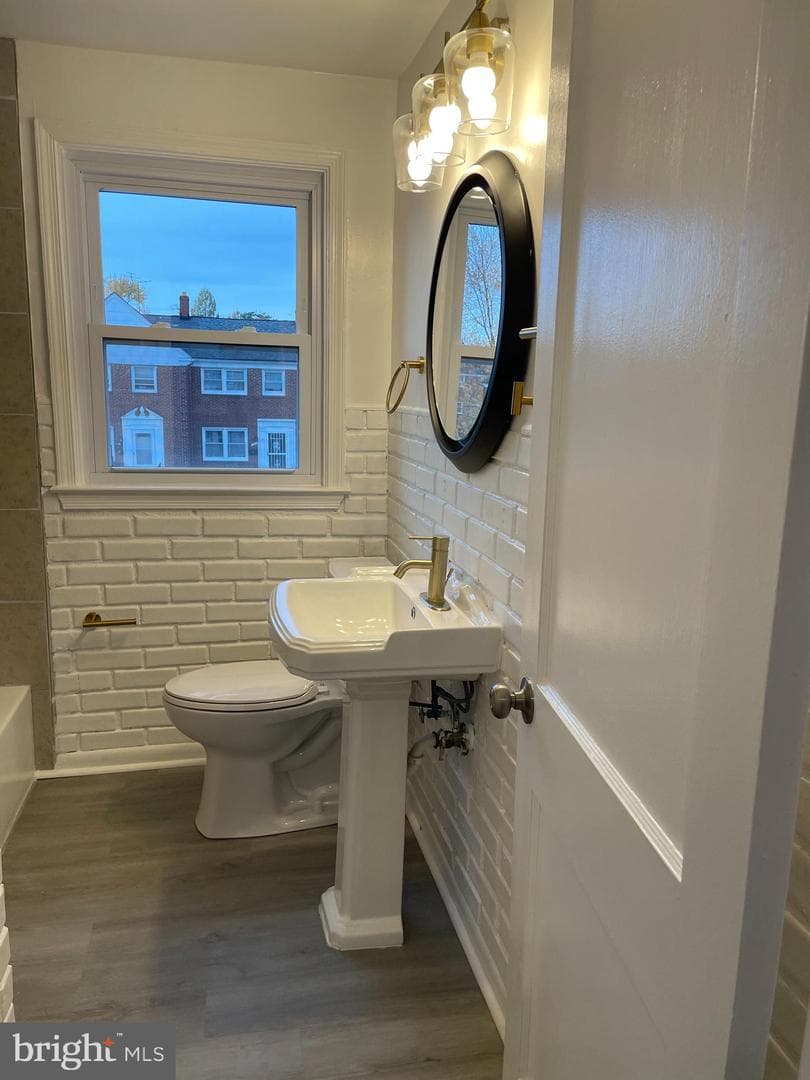 1529 Clairidge Road photo 3