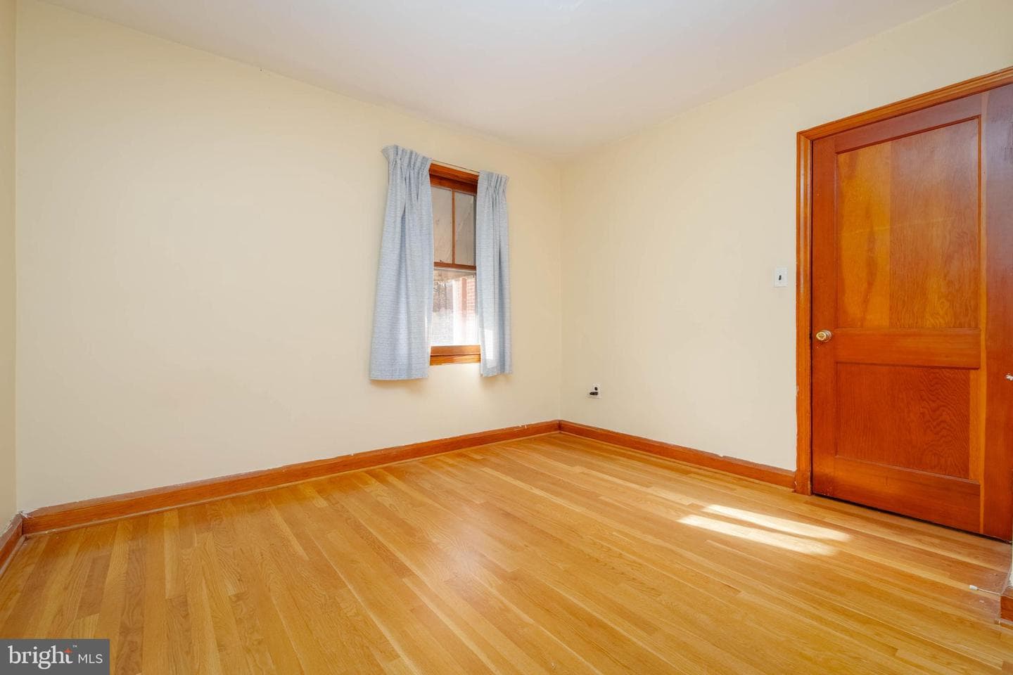 10645 Davis Avenue photo 25