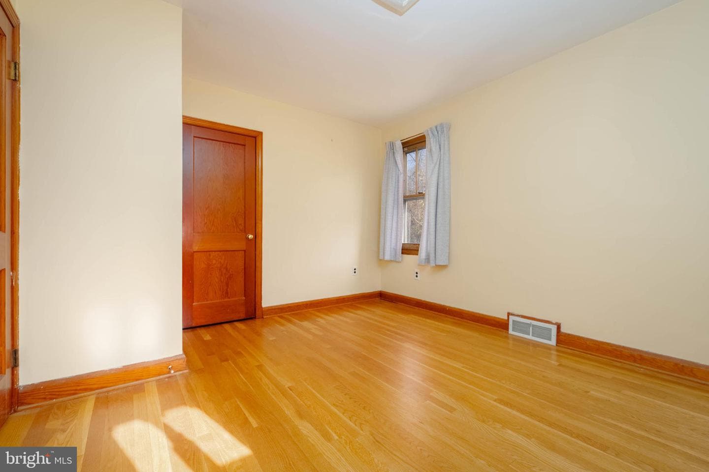 10645 Davis Avenue photo 26