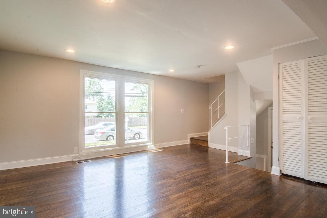2436 Smith Avenue photo 3