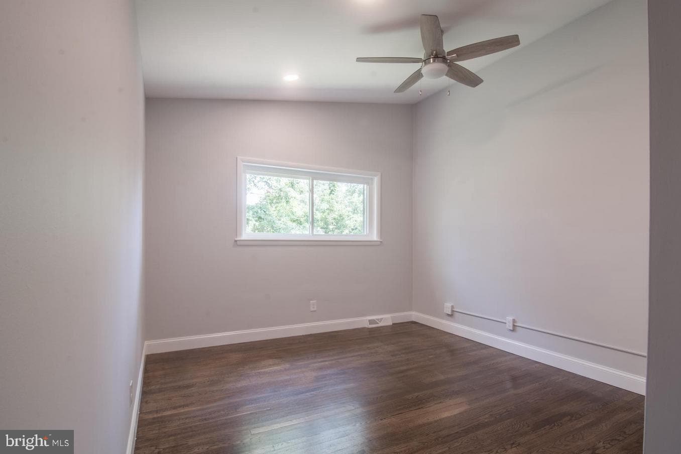 2436 Smith Avenue photo 6