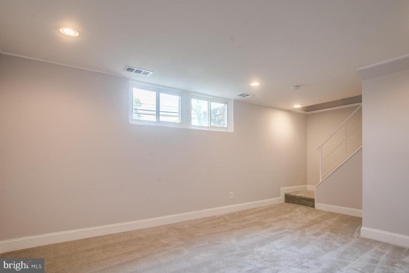 2436 Smith Avenue photo 9