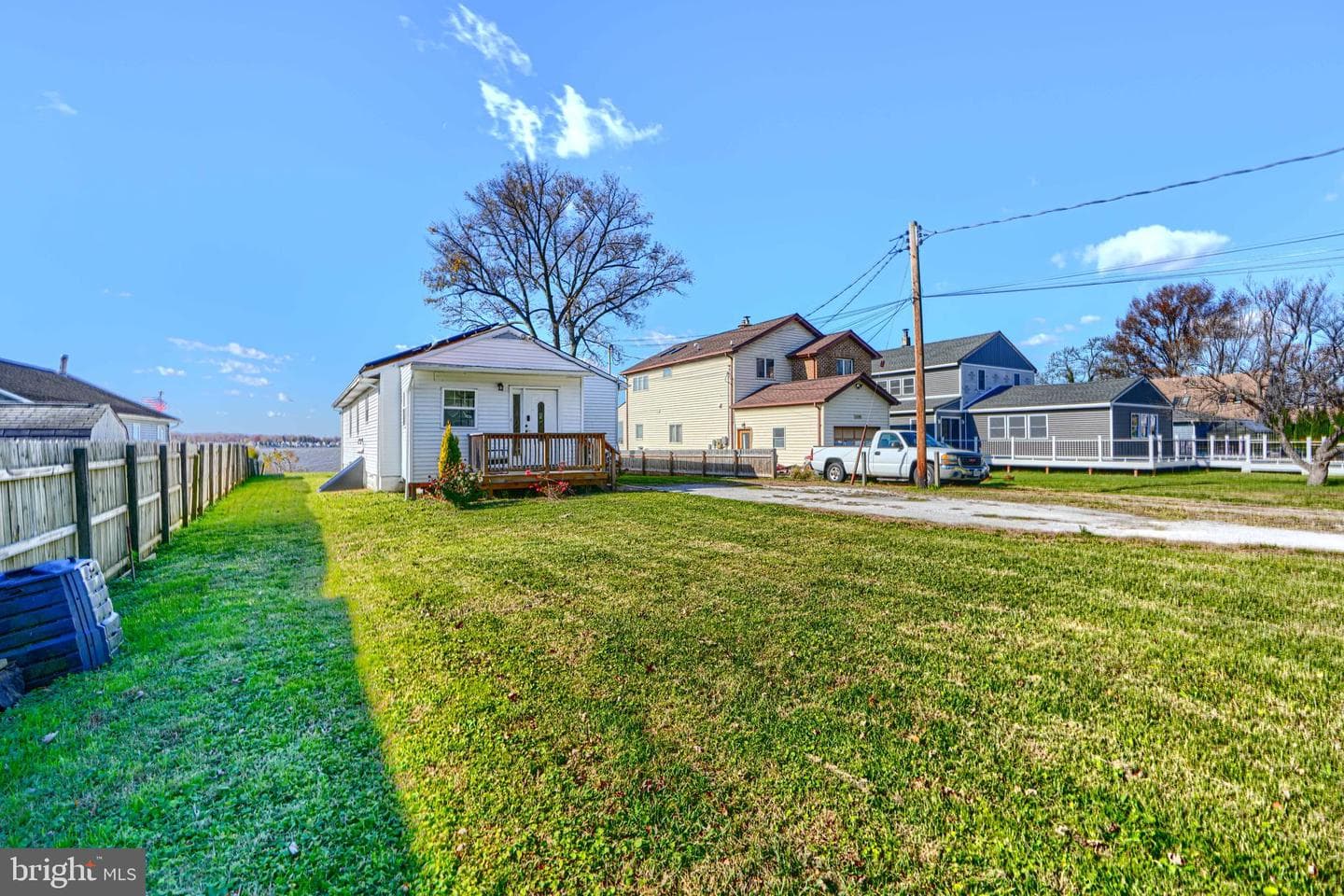 1132 E Riverside photo 11