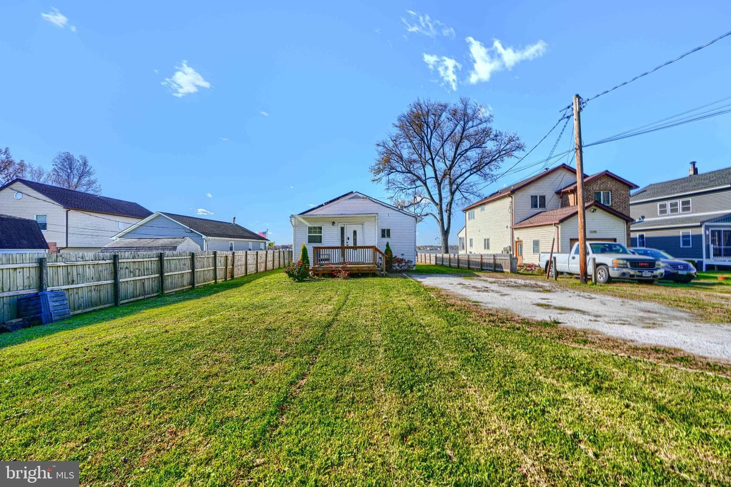 1132 E Riverside photo 12