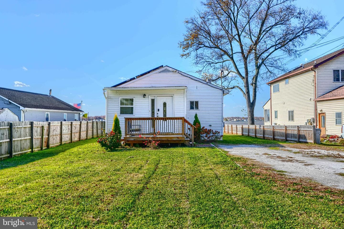 1132 E Riverside photo 13