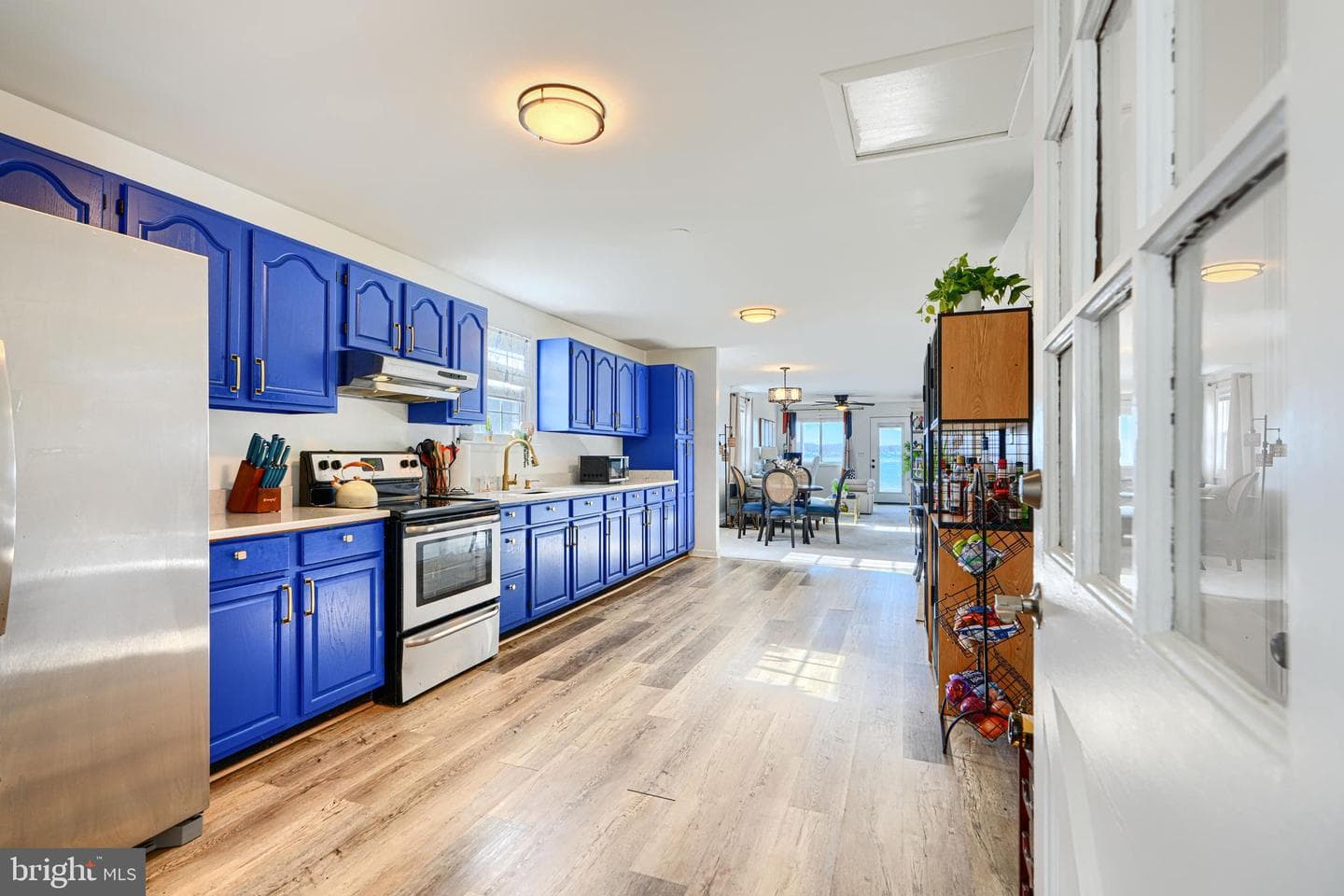 1132 E Riverside photo 17