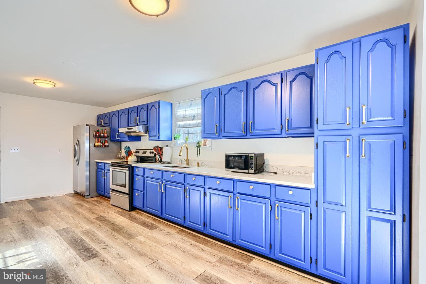 1132 E Riverside photo 20