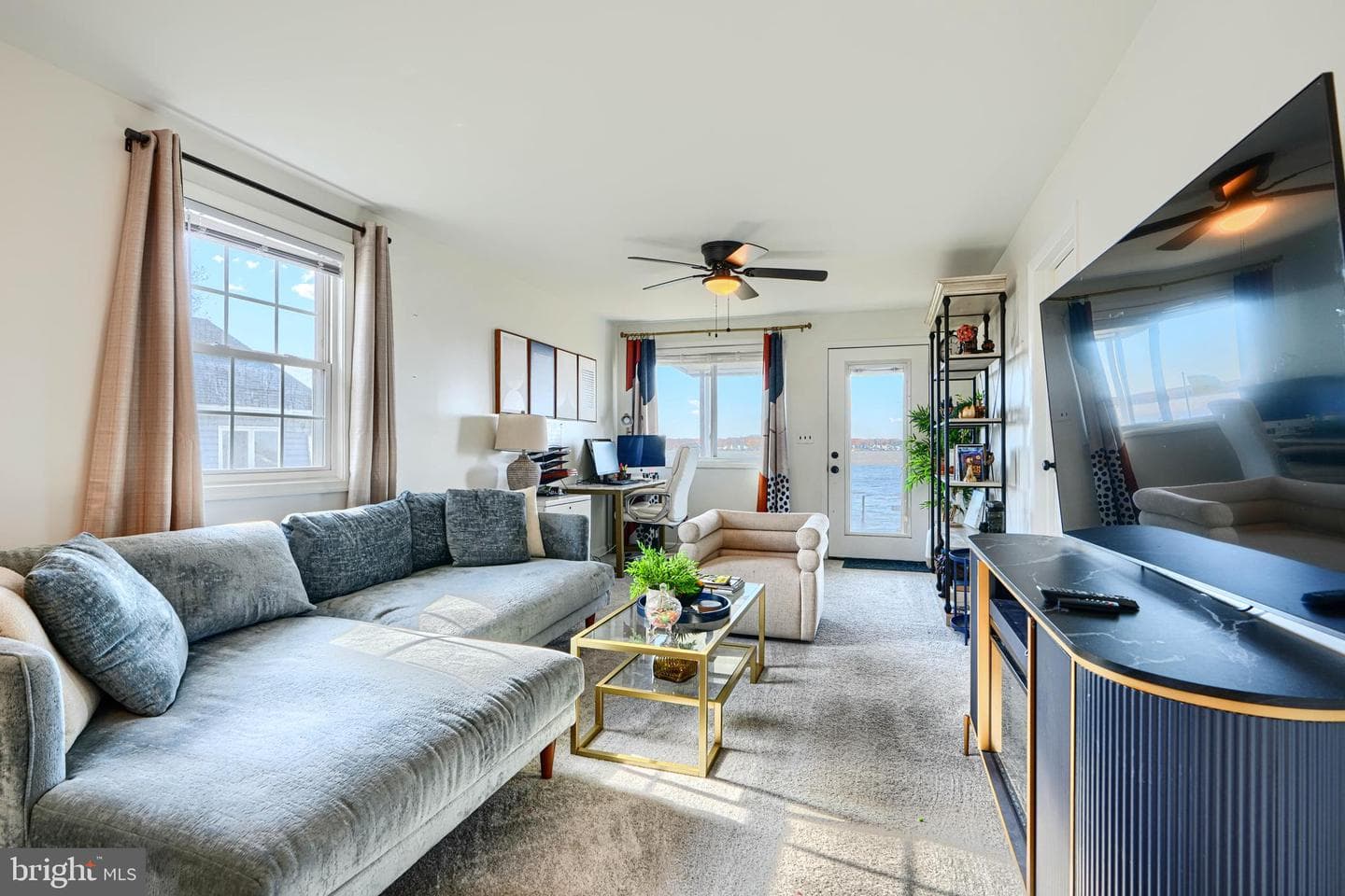 1132 E Riverside photo 24