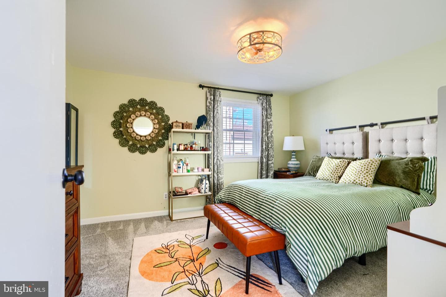 1132 E Riverside photo 31