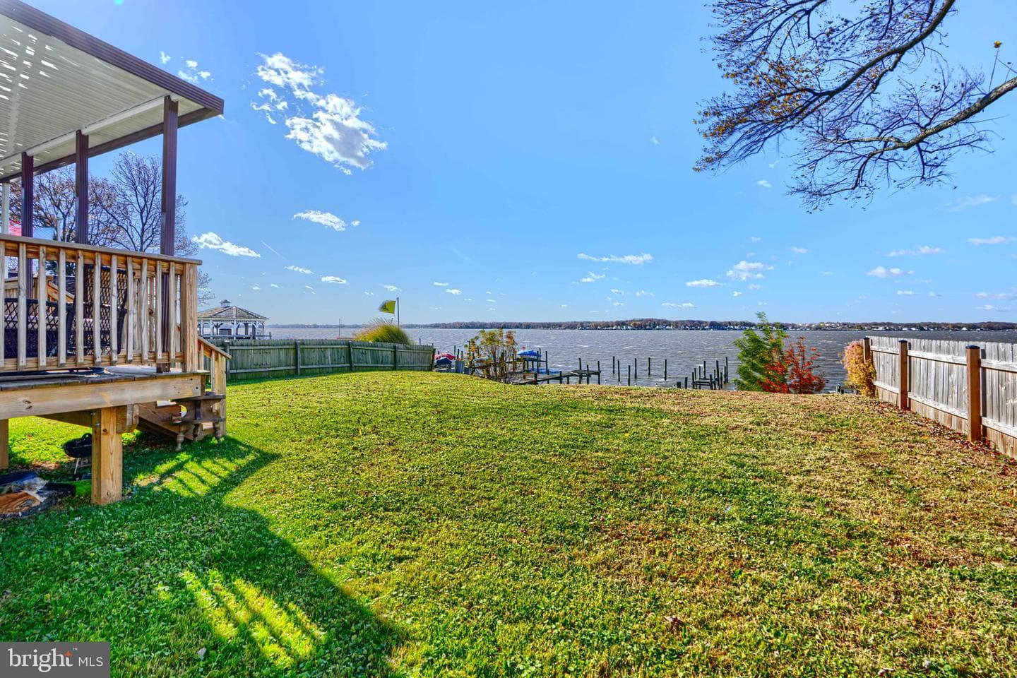 1132 E Riverside photo 41