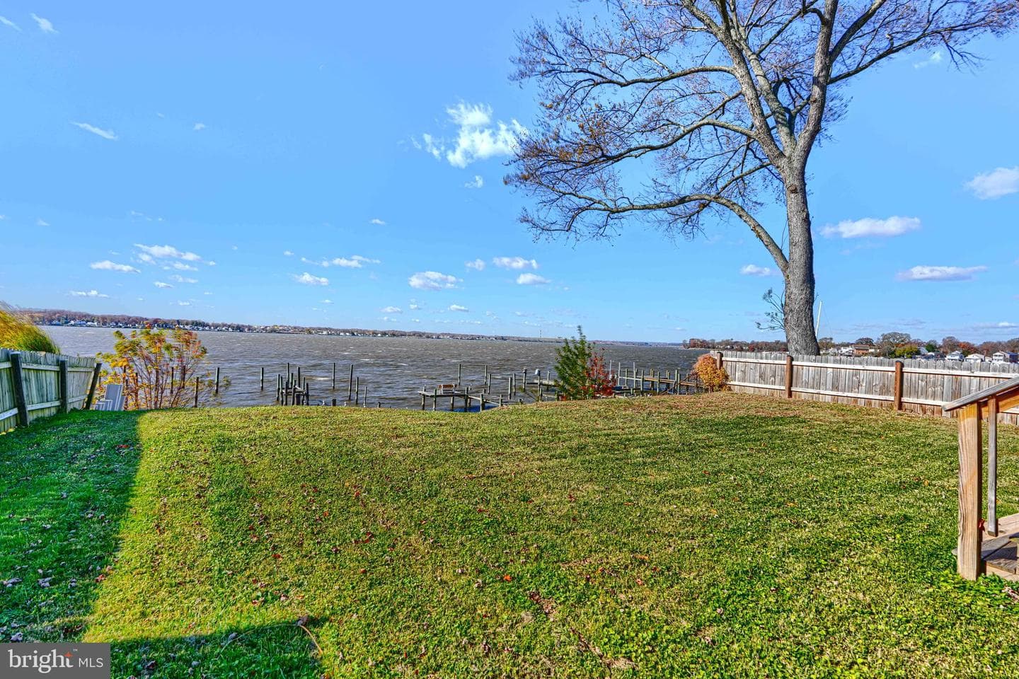1132 E Riverside photo 45