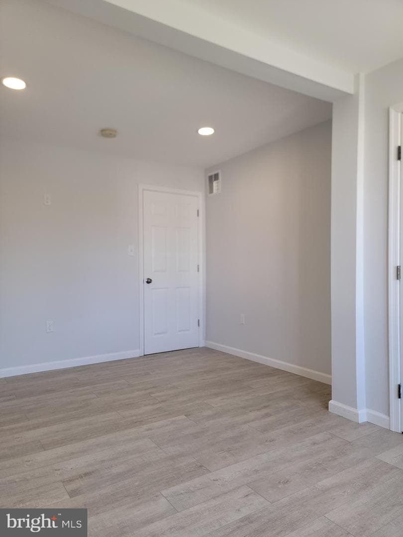 2621 N Snyder Avenue photo 19