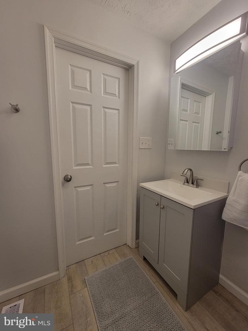 2621 N Snyder Avenue photo 21