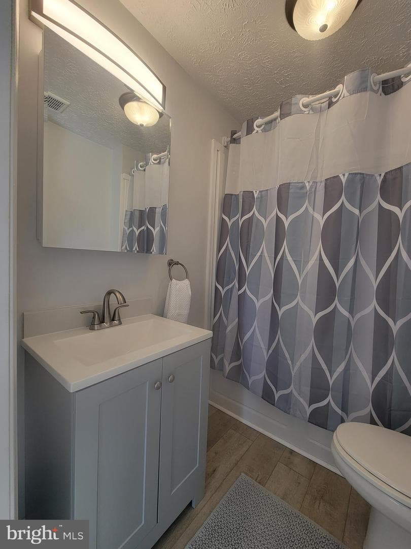 2621 N Snyder Avenue photo 23
