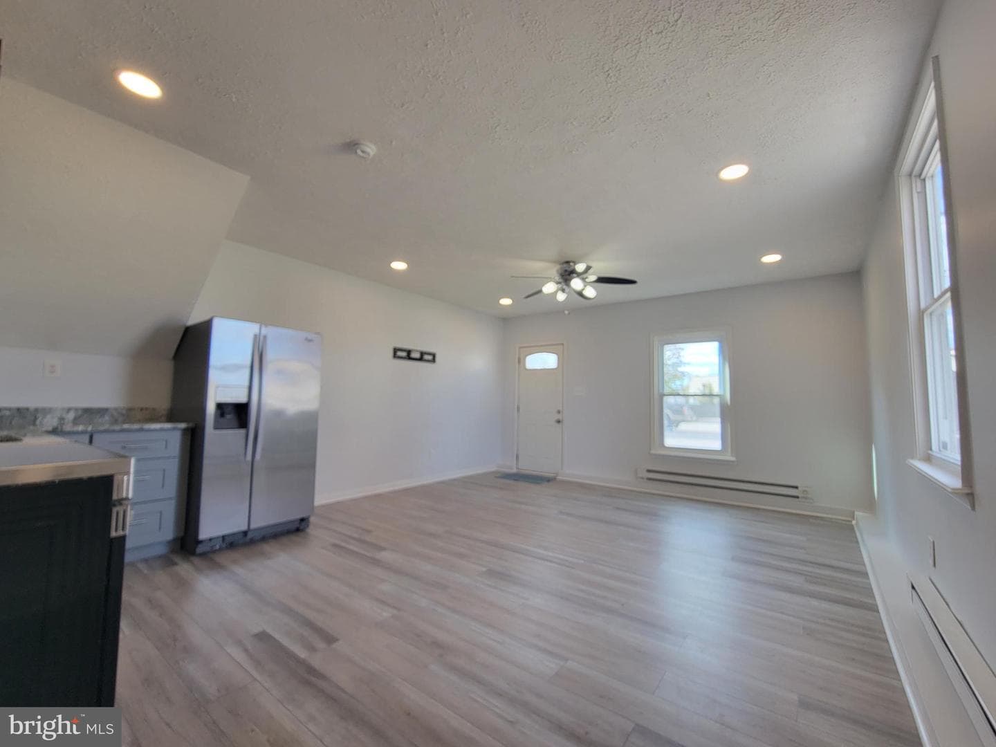2621 N Snyder Avenue photo 39
