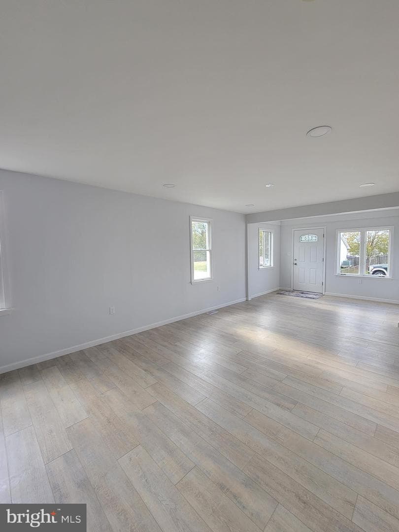 2621 N Snyder Avenue photo 4
