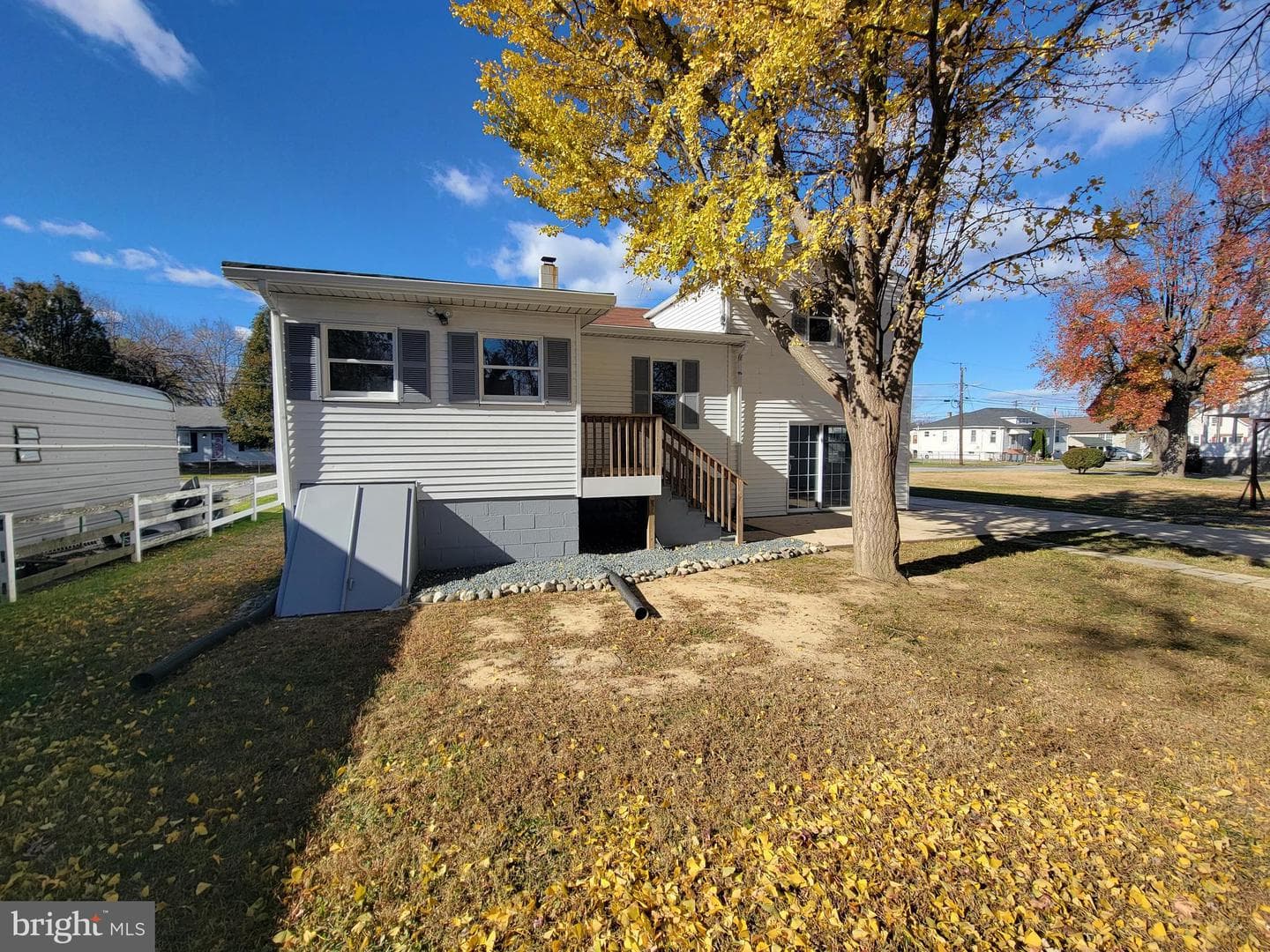 2621 N Snyder Avenue photo 59