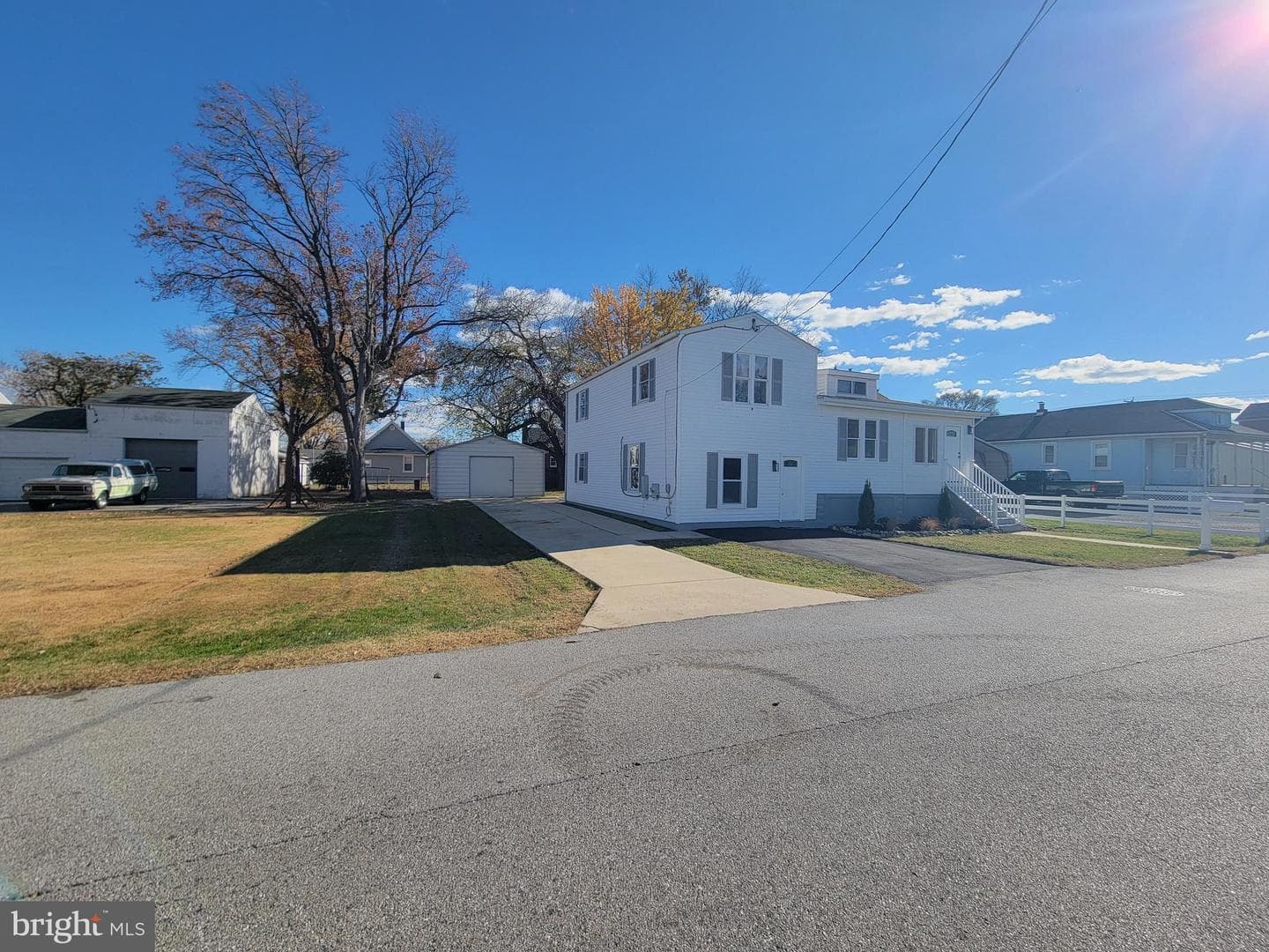 2621 N Snyder Avenue photo 62