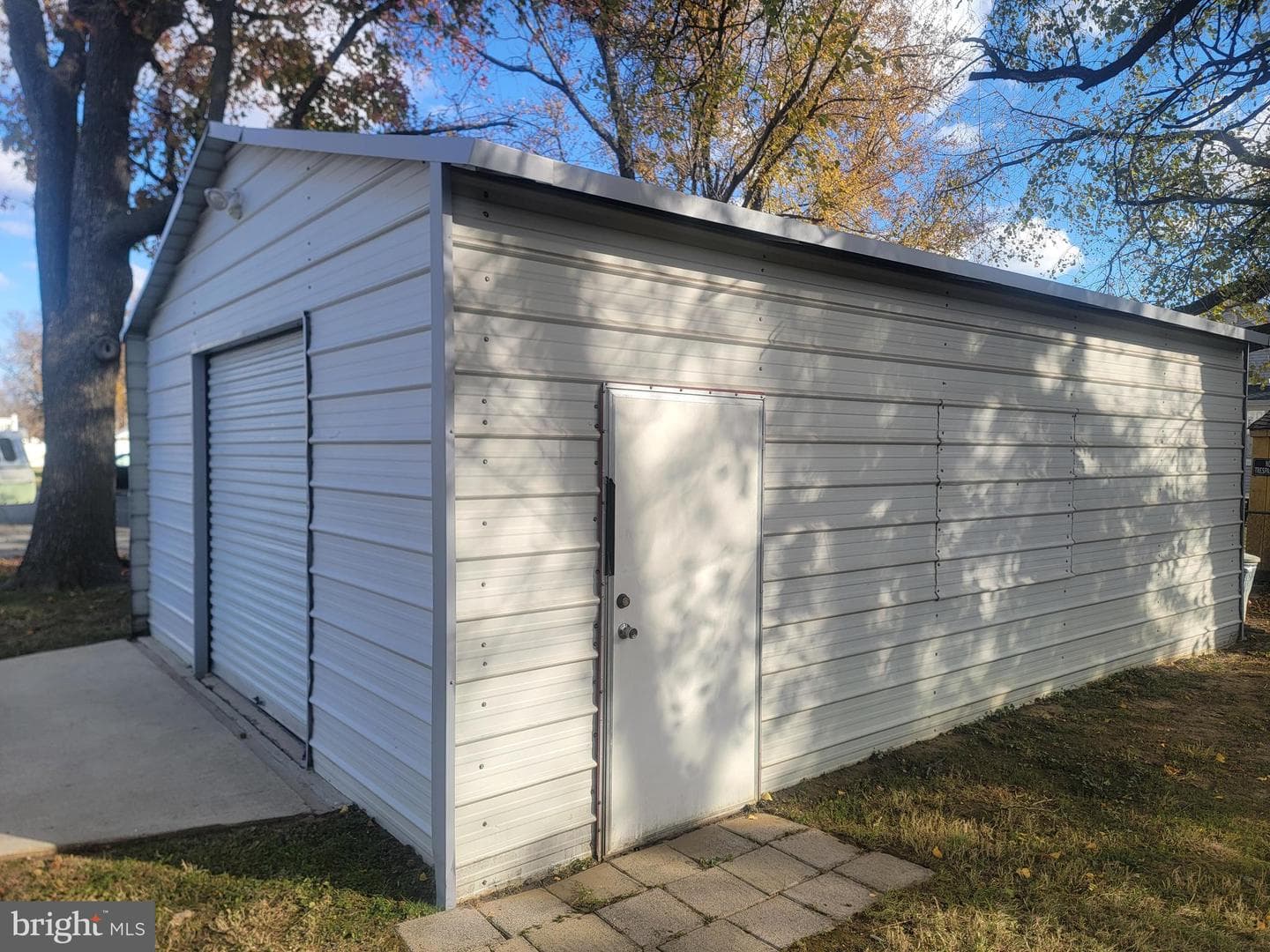 2621 N Snyder Avenue photo 63