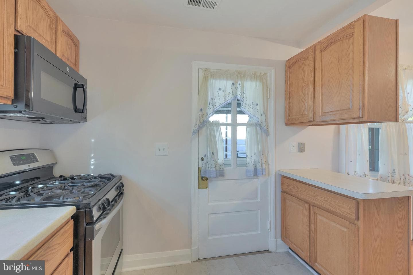 5533 Hutton Avenue photo 4