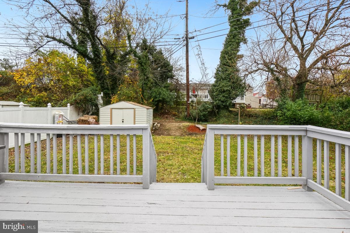 9307 Thornewood Drive photo 40