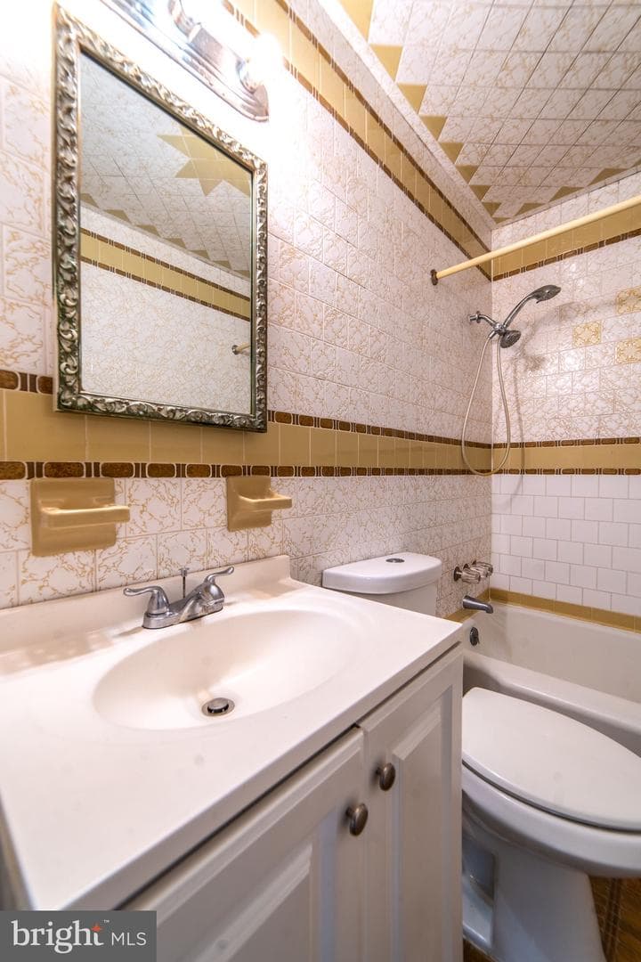 2602 Gray Manor photo 18