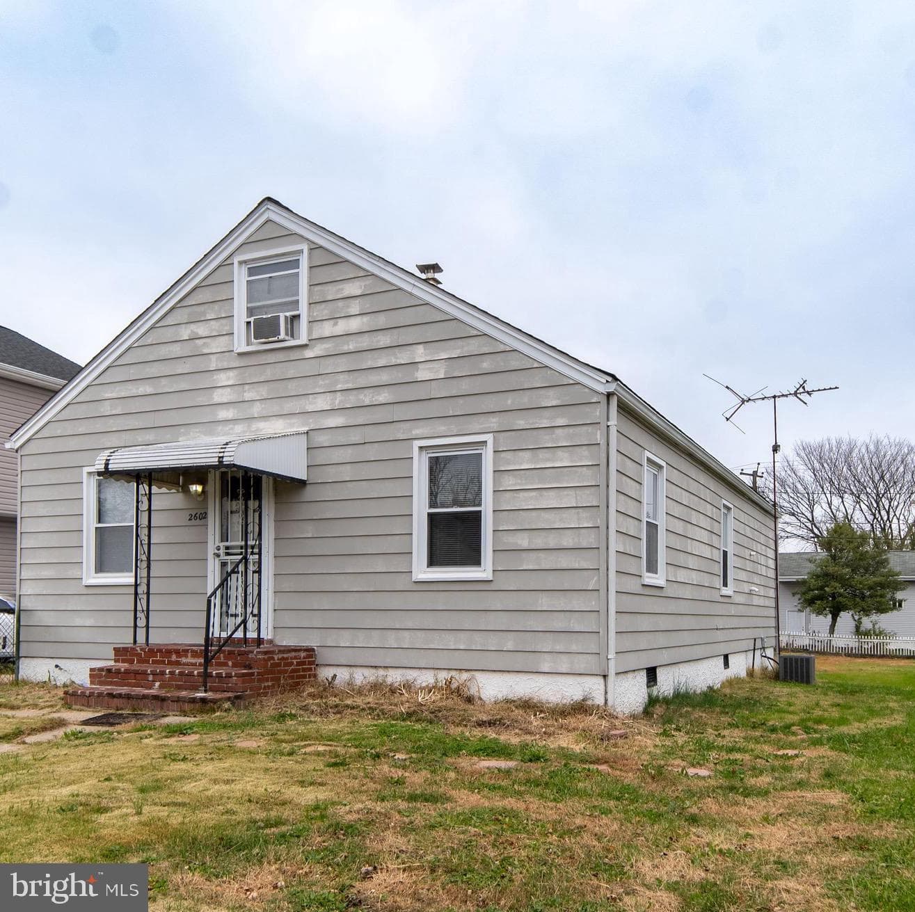 2602 Gray Manor photo 2