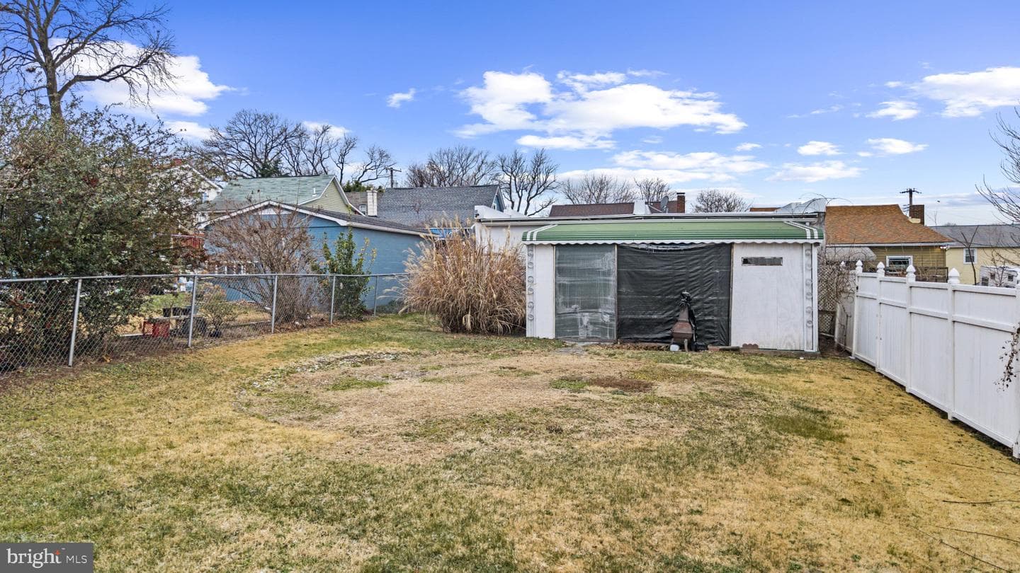 7627 Carson Avenue photo 30